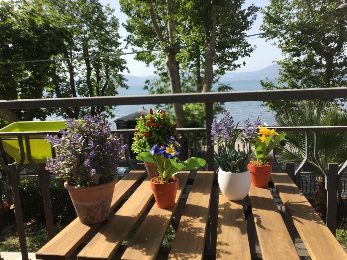 Window On The Lake أنغويلارا سابازيا المظهر الخارجي الصورة
